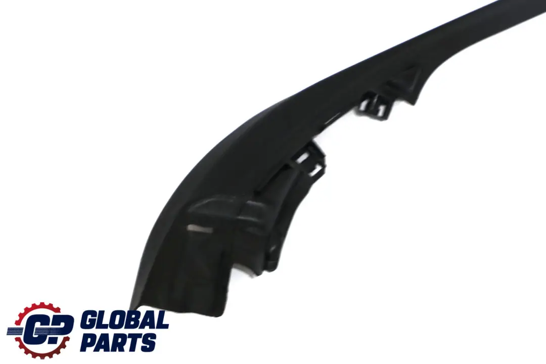 Ramka szyby prawy przód do Mercedes CL203 W203 Coupe o numerze A2037250471 Mercedes CL203 W203 Coupe Ramka szyby prawy przód - SKU A2037250471 - Numer Części A2037250471