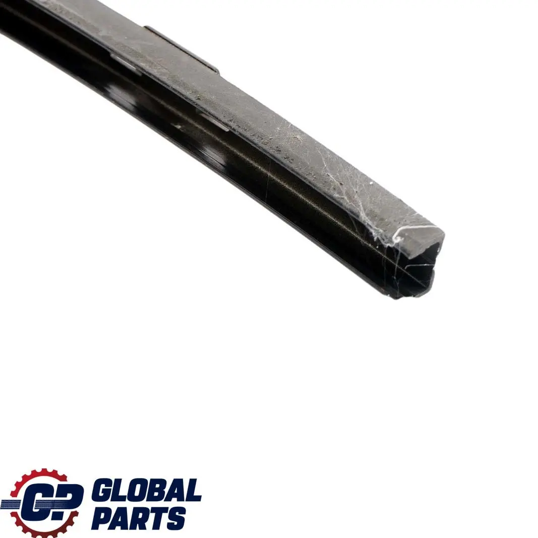 Clase C W203 Trasera Izquierda Ventana Staybar Moldura Tira De Recorte para Mercedes con número de pieza A2037300119 Mercedes Clase C W203 Trasera Izquierda Ventana Staybar Moldura Tira De Recorte - SKU A2037300119 - Número de pieza A2037300119