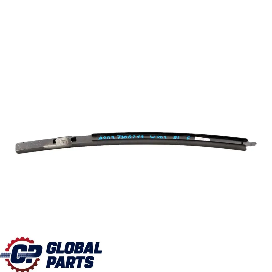 Finestrino posteriore sinistro Striscia rivestimento modanatura per Mercedes W203 con numero di parte A2037300119 Mercedes W203 Finestrino posteriore sinistro Striscia rivestimento modanatura - SKU A2037300119 - Numero di parte A2037300119