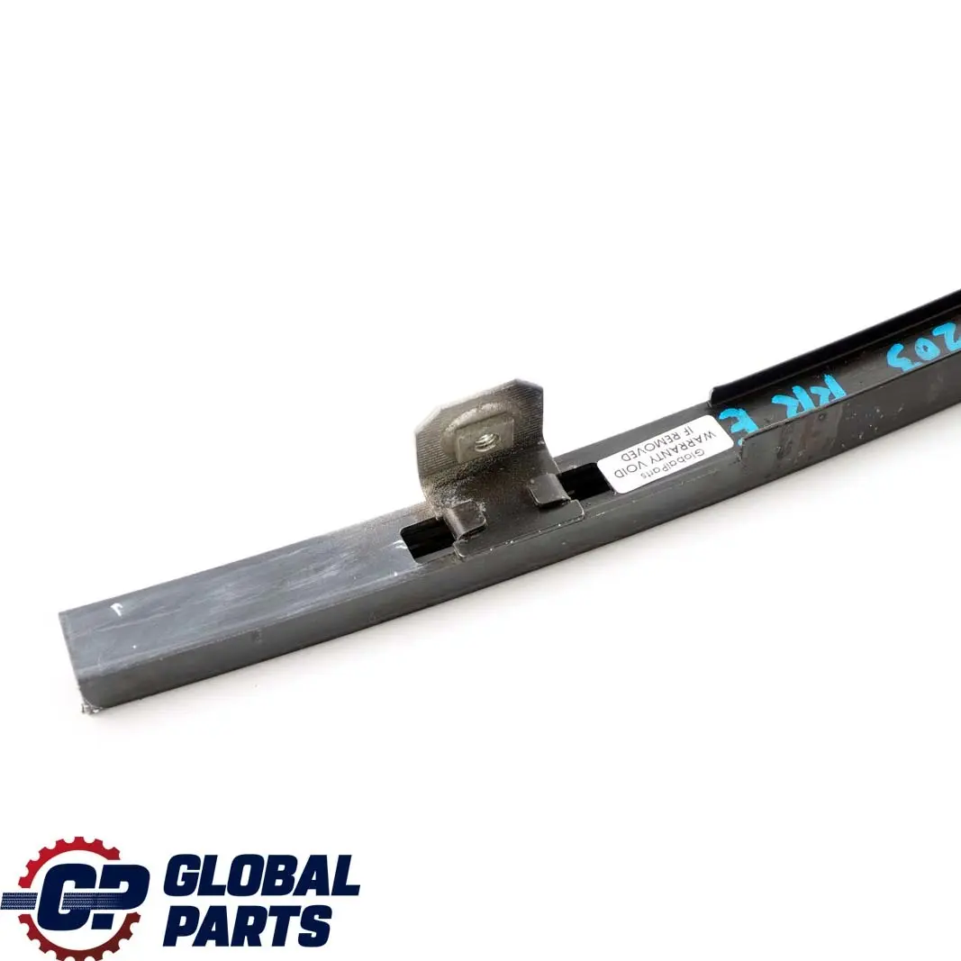 posteriore destra O/S finestra Staybar Trim Strip Moulding per Mercedes W203 con numero di parte A2037300219 Mercedes W203 posteriore destra O/S finestra Staybar Trim Strip Moulding - SKU A2037300219 - Numero di parte A2037300219