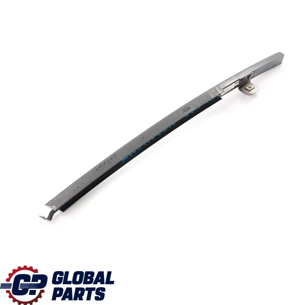 Mercedes W203 posteriore destra O/S finestra Staybar Trim Strip Moulding - SKU A2037300219 - Numero di parte A2037300219
