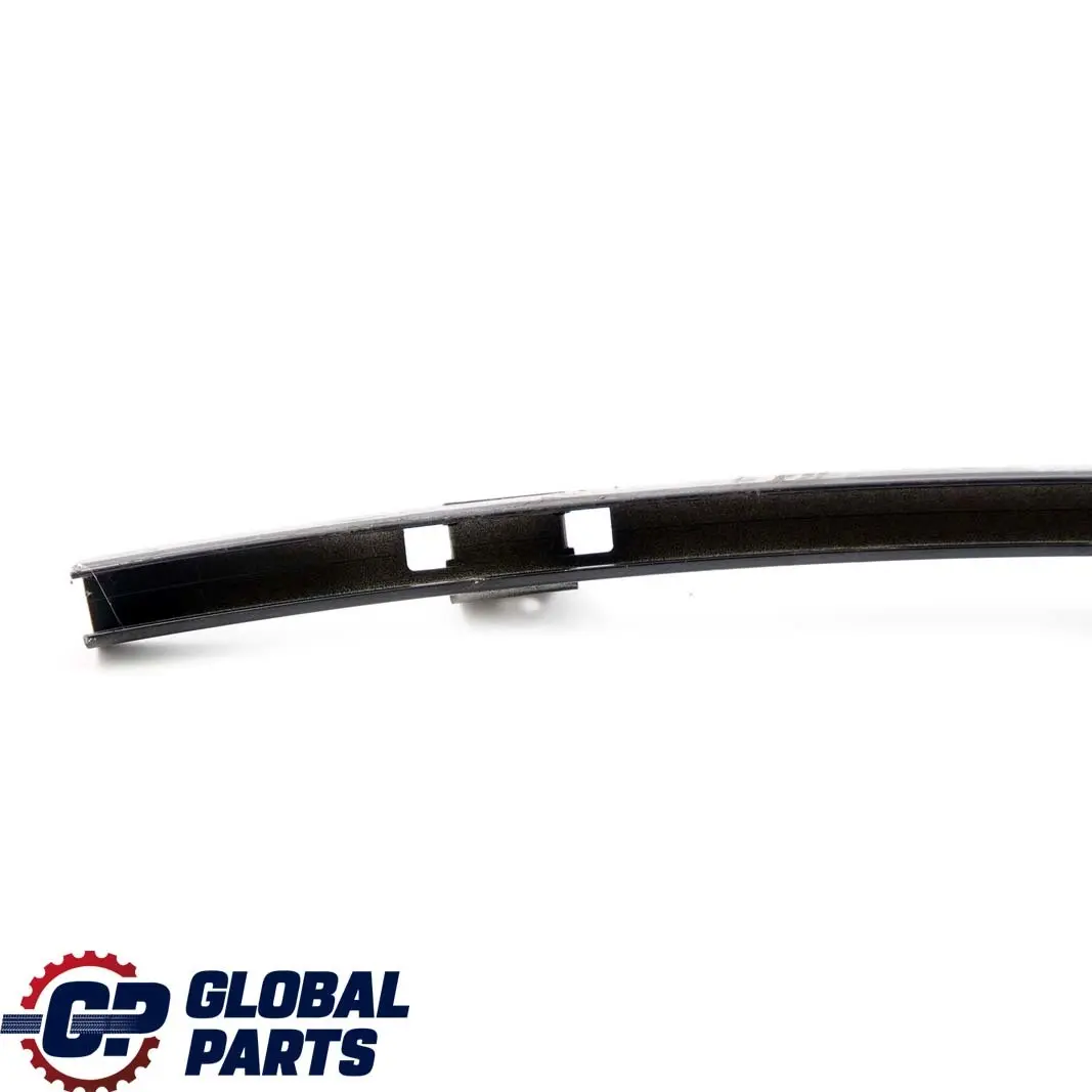 Mercedes Clase C W203 Trasera Derecha O / Ventana Staybar Moldura tira De ajuste - SKU A2037300219 - Número de pieza A2037300219