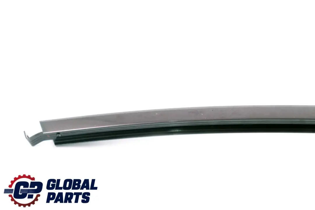 Mercedes W203 Guida finestrino posteriore destro O/S Trim Cover - SKU A2037301019 - Numero di parte A2037301019