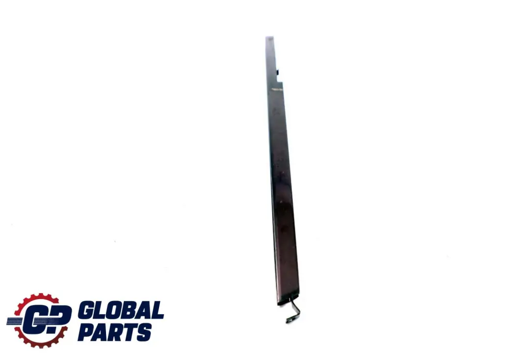 Guida finestrino posteriore destro O/S Trim Cover per Mercedes W203 con numero di parte A2037301019 Mercedes W203 Guida finestrino posteriore destro O/S Trim Cover - SKU A2037301019 - Numero di parte A2037301019