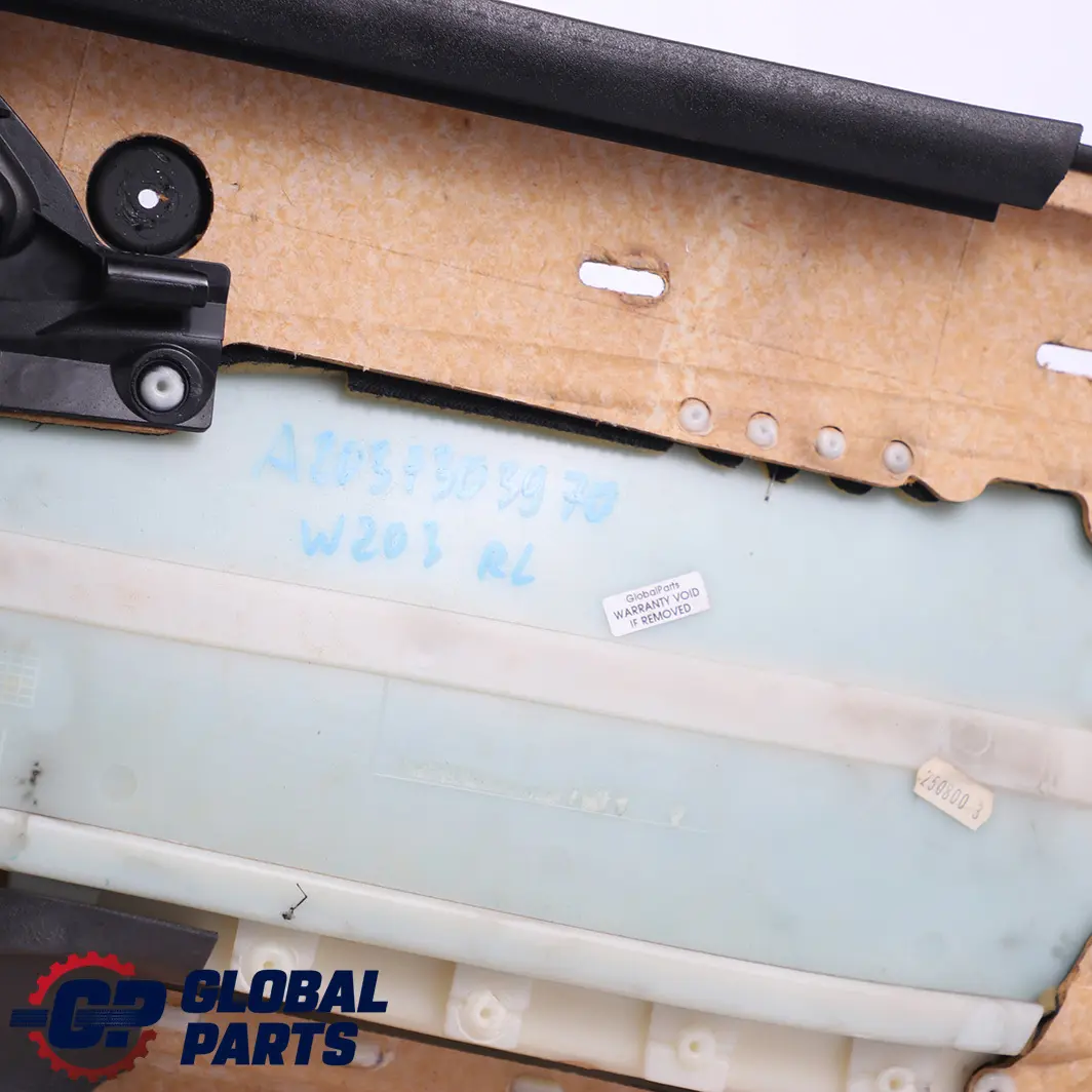 Mercedes-Benz C-Klasse W203 Türverkleidung Hinten Links Stoff Schwarz für mit Teilenummer A2037303970 Mercedes-Benz C-Klasse W203 Türverkleidung Hinten Links Stoff Schwarz - SKU A2037303970 - Teilenummer A2037303970