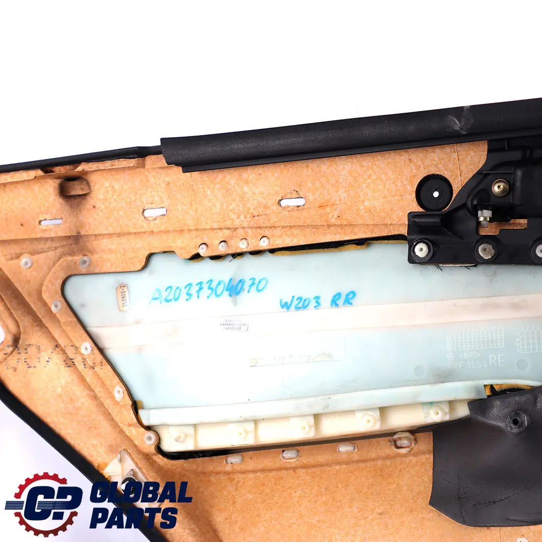 Trasera Derecha O / Panel De La tarjeta De puerta De tela Negro para Mercedes W203 con número de pieza A2037304070 Mercedes W203 Trasera Derecha O / Panel De La tarjeta De puerta De tela Negro - SKU A2037304070-1 - Número de pieza A2037304070