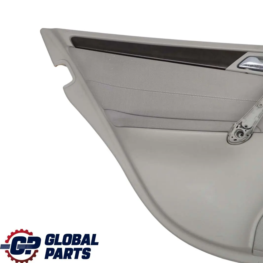 Pannello Scheda Porta Posteriore Sinistra In Tessuto Grigio Alpaca per Mercedes W203 con numero di parte A2037304162 Mercedes W203 Pannello Scheda Porta Posteriore Sinistra In Tessuto Grigio Alpaca - SKU A2037304162 - Numero di parte A2037304162