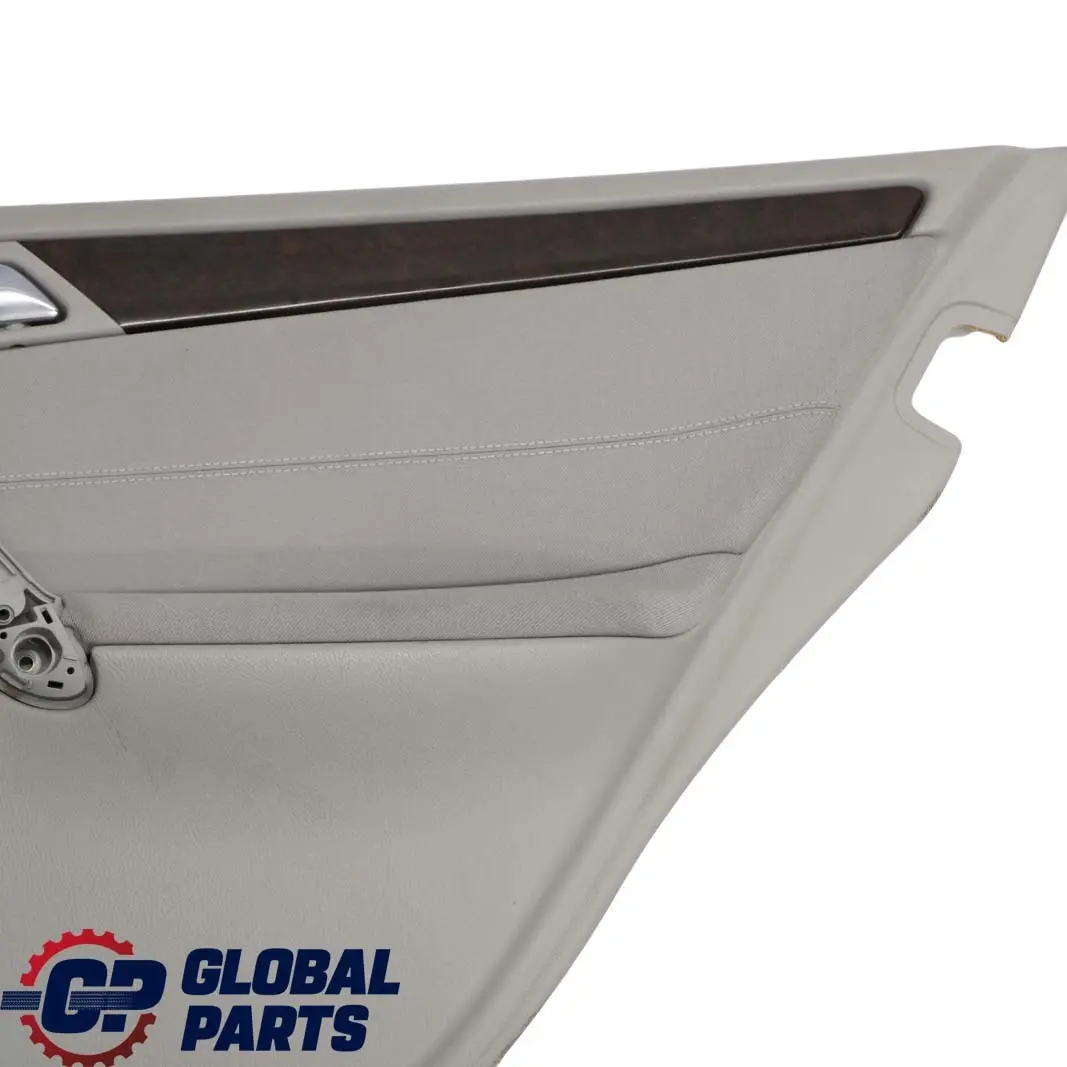 Mercedes W203 Boczek Drzwi Prawy Tył Szary - SKU A2037304262 - Numer Części A2037304262
