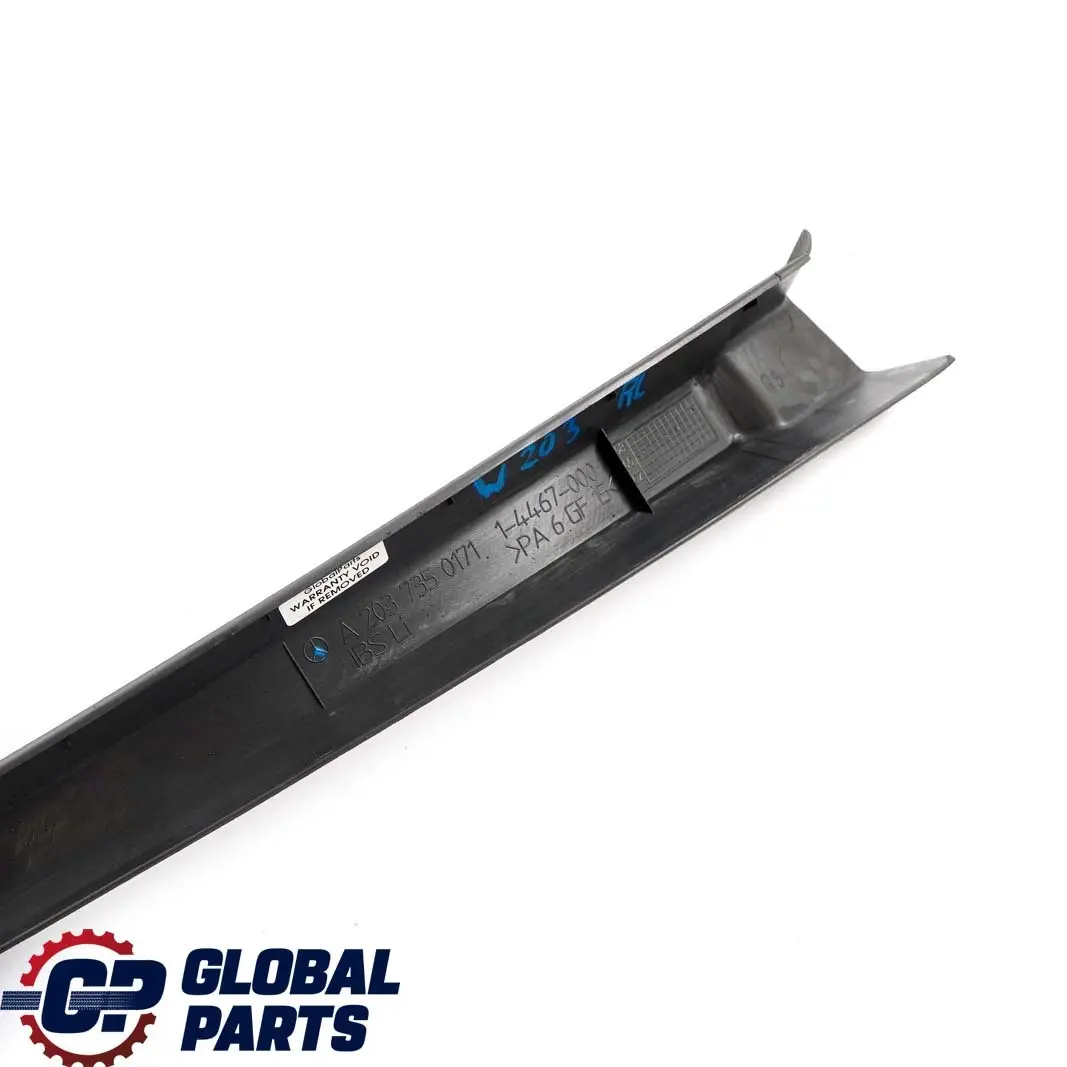 Mercedes-Benz C W203 Rear Left Door Window Frame Trim Cover para con número de pieza A2037350171 Mercedes-Benz C W203 Rear Left Door Window Frame Trim Cover - SKU A2037350171 - Número de pieza A2037350171