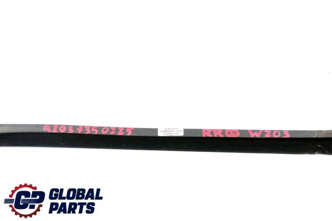  Mercedes-Benz W203 Porte Arriere Droite Guidage de Fenetre - SKU A2037350225 - Numéro de pièce A2037350225
