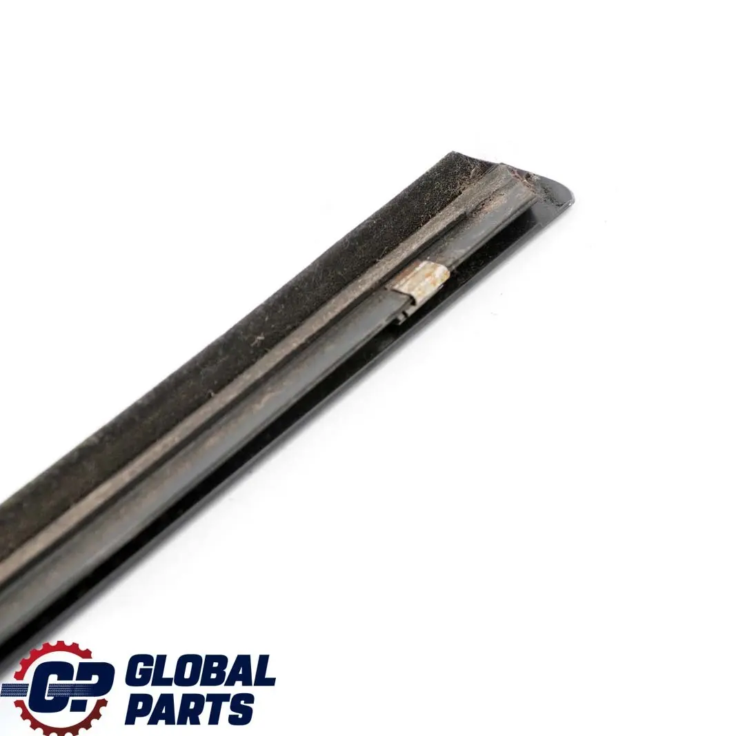 Mercedes W203 Modanatura striscia rivestimento esterna lunotto posteriore destro - SKU A2037350665 - Numero di parte A2037350665