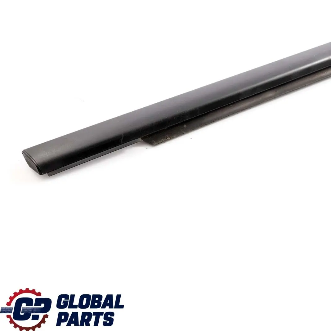 Mercedes W203 Modanatura striscia rivestimento esterna lunotto posteriore destro - SKU A2037350665 - Numero di parte A2037350665