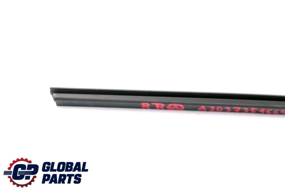 Mercedes W203 Posteriore Sinistra Destra N/O/S Guarnizione Finestrino Porta - SKU A2037351665 - Numero di parte A2037351665