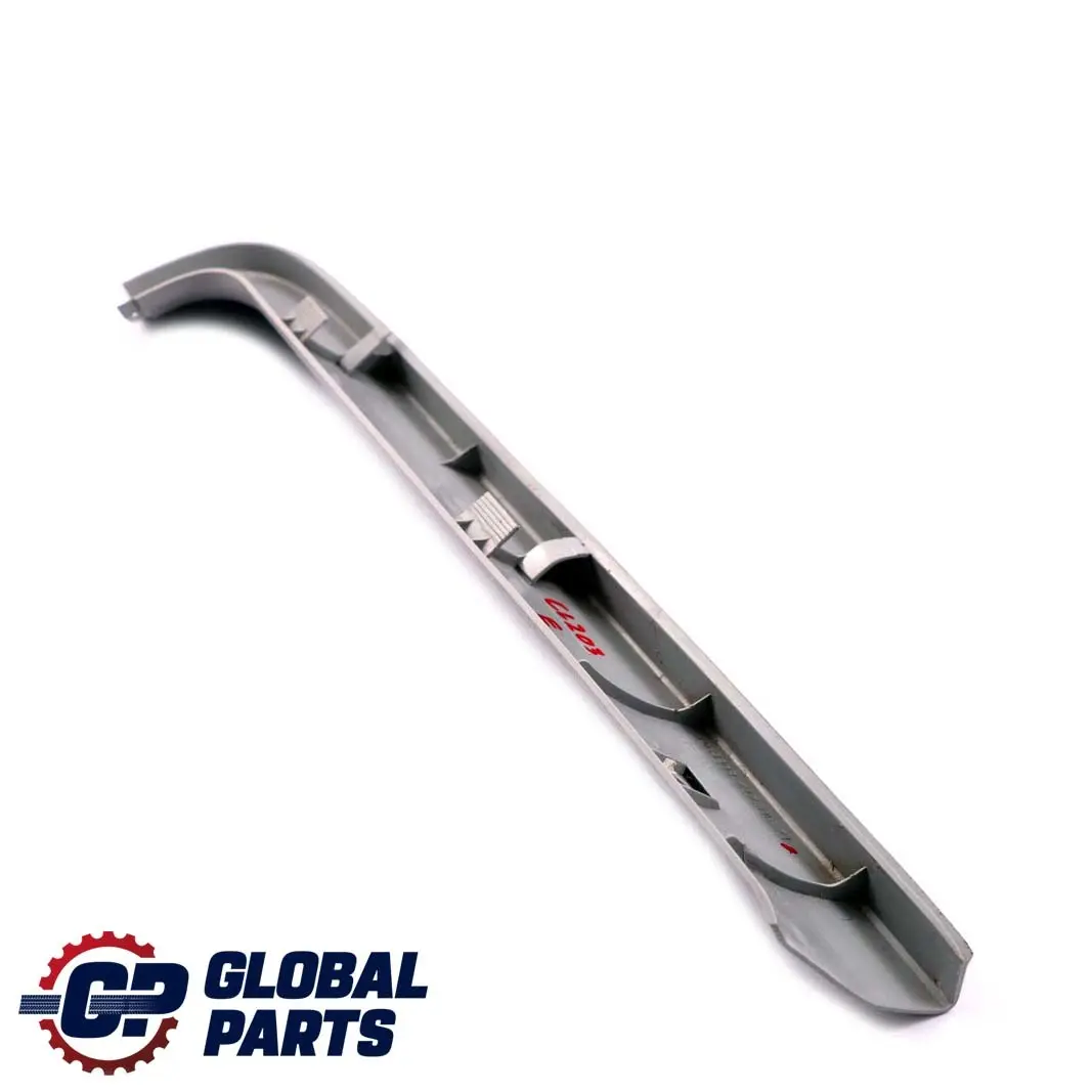 Osłona klapy prawa do MERCEDES W203 Coupe CLC CL203 o numerze A2037470671 MERCEDES W203 Coupe CLC CL203 Osłona klapy prawa - SKU A2037470671 - Numer Części A2037470671