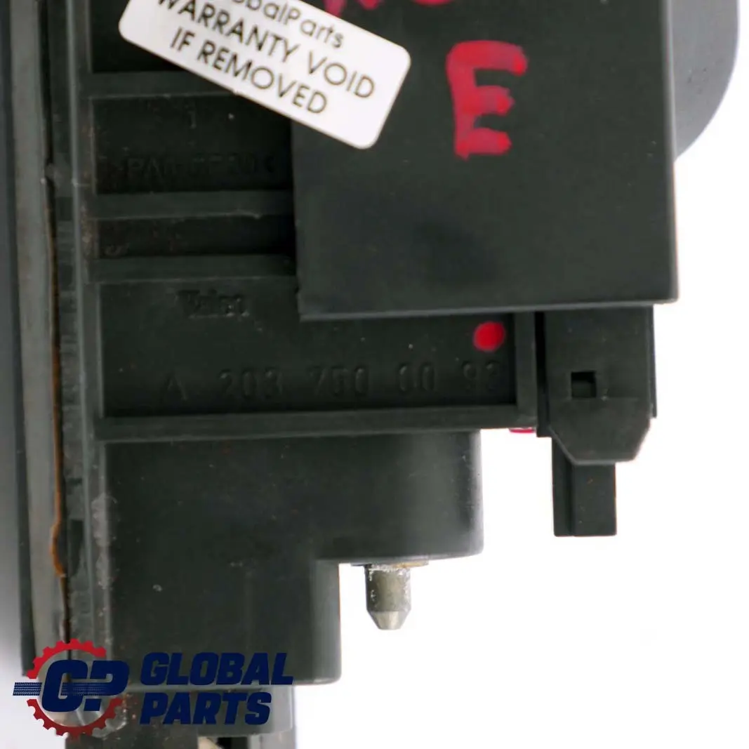 Poignée de porte arrière de hayon de coffre de voiture pour Mercedes W203 à propos du numéro de pièce A2037500093 Mercedes W203 Poignée de porte arrière de hayon de coffre de voiture - SKU A2037500093 - Numéro de pièce A2037500093