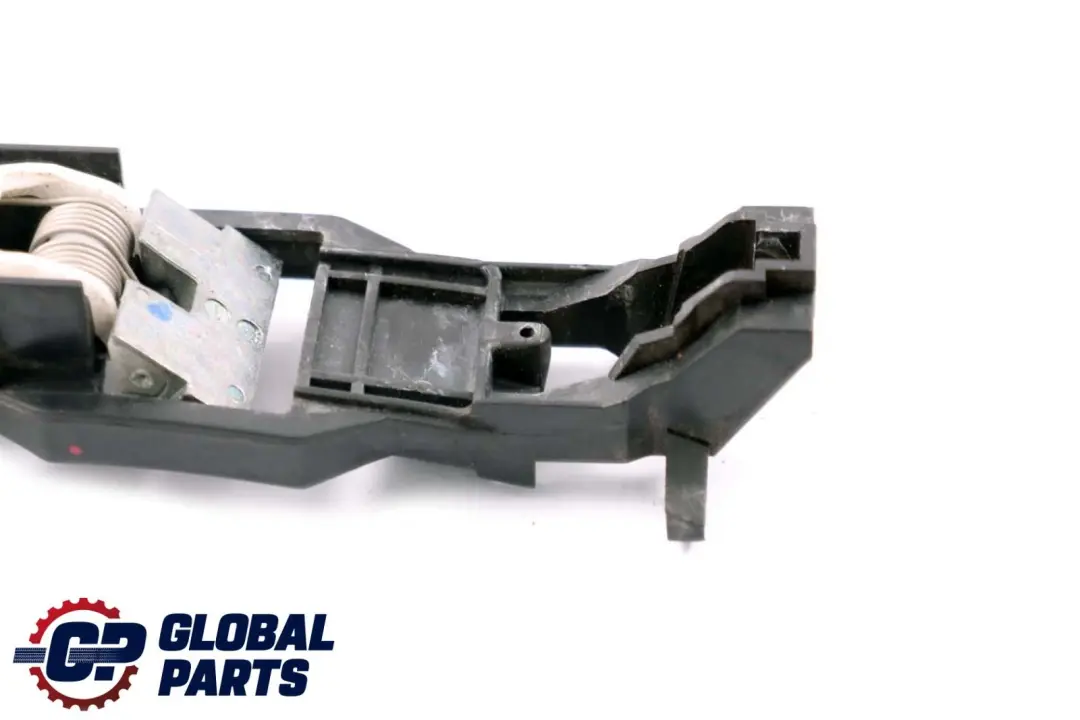 Puerta Delantera Derecha Manija Soporte Rodamiento Abrazadera para Mercedes W203 con número de pieza A2037600834 Mercedes W203 Puerta Delantera Derecha Manija Soporte Rodamiento Abrazadera - SKU A2037600834 - Número de pieza A2037600834