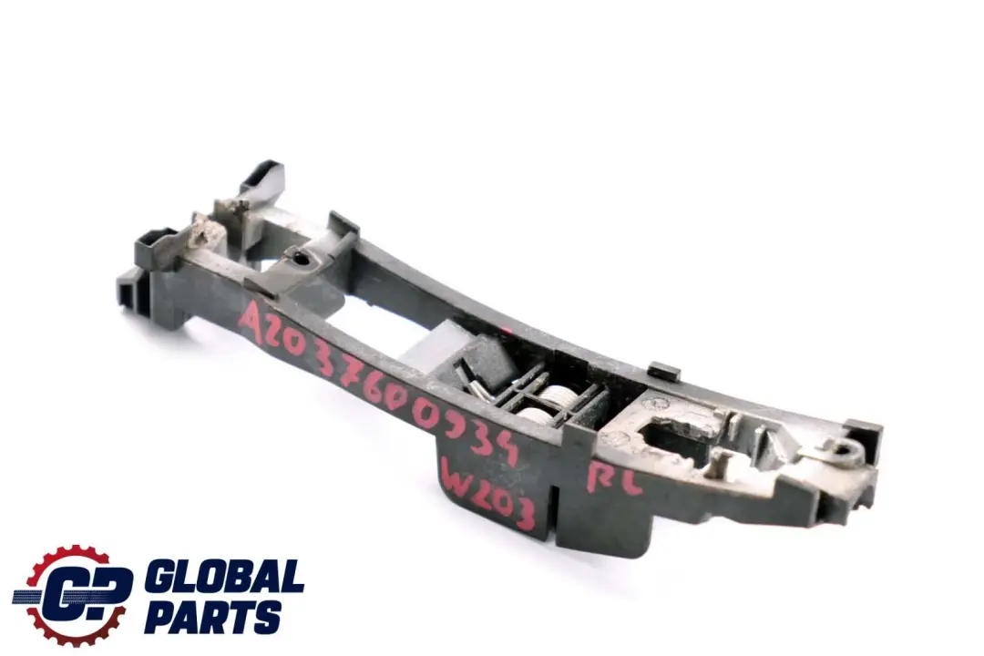 Support Poignée Porte Arrière Gauche pour Mercedes W203 W211 à propos du numéro de pièce A2037600934 Mercedes W203 W211 Support Poignée Porte Arrière Gauche - SKU A2037600934 - Numéro de pièce A2037600934