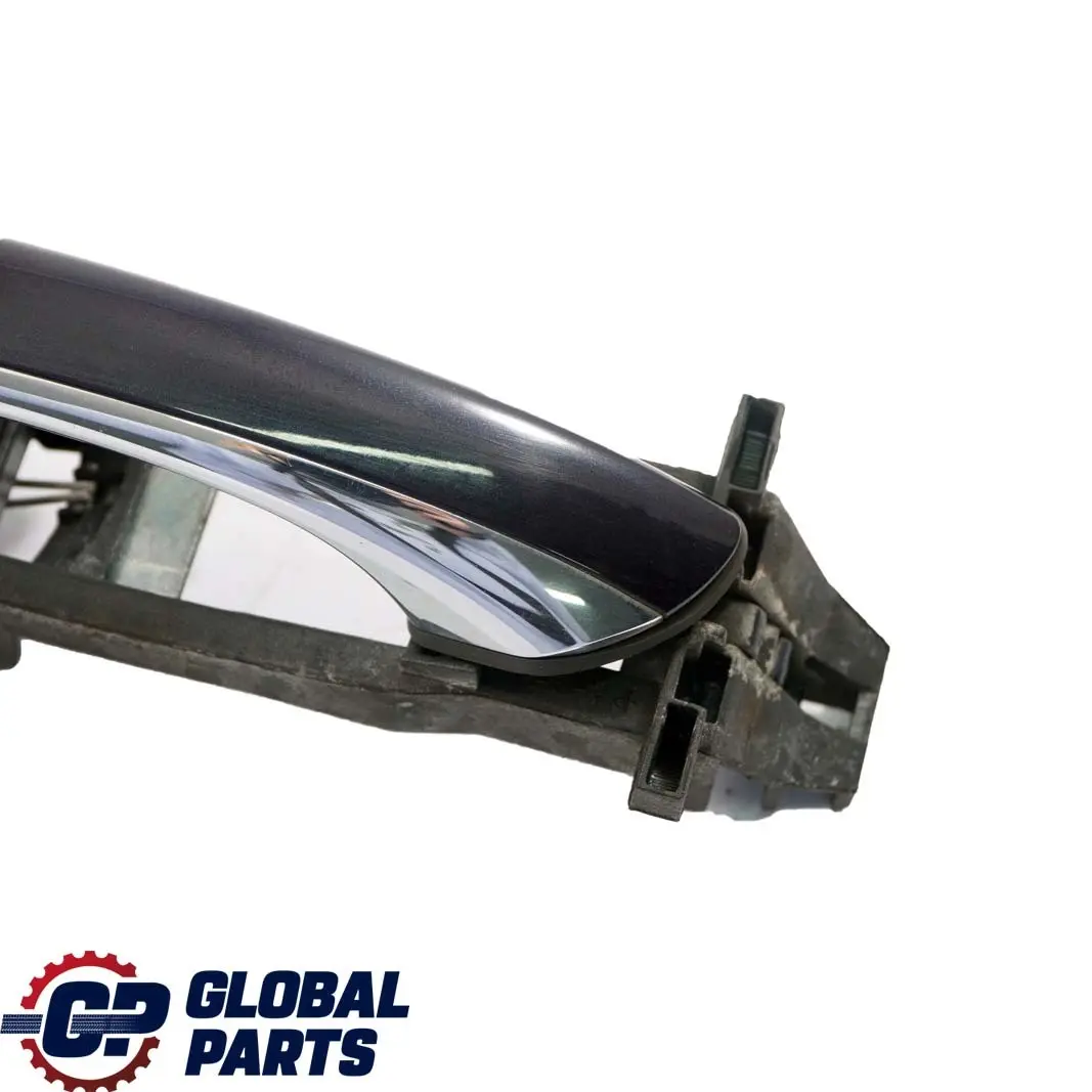 Puerta Trasera Izquierda Tirador Azul Tanzanita Metalizado - 359 para Mercedes W203 con número de pieza A2037600934 Mercedes W203 Puerta Trasera Izquierda Tirador Azul Tanzanita Metalizado - 359 - SKU A2037600934-TB - Número de pieza A2037600934