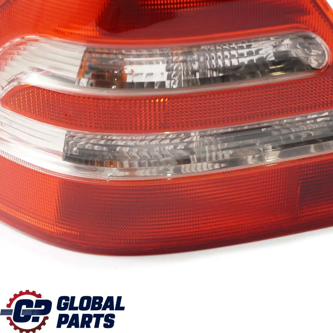 Luz Trasera Izquierda Lateral para Mercedes C-Class W203 con número de pieza A2038200164 Mercedes C-Class W203 Luz Trasera Izquierda Lateral - SKU A2038200164 - Número de pieza A2038200164