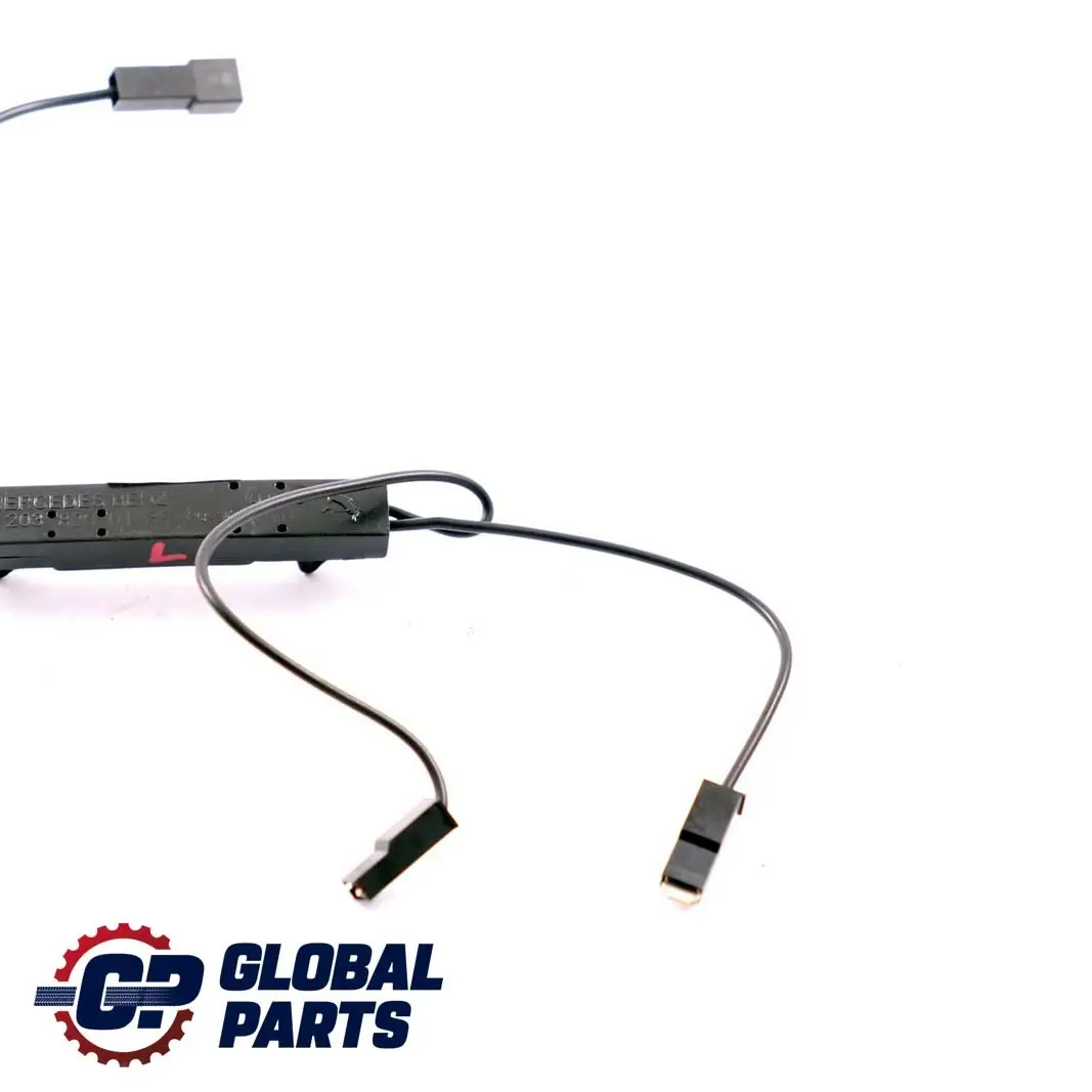 Clase C CLK W203 W209 Antena Amplificador Radio Izquierda para Mercedes con número de pieza A2038200189 Mercedes Clase C CLK W203 W209 Antena Amplificador Radio Izquierda - SKU A2038200189 - Número de pieza A2038200189