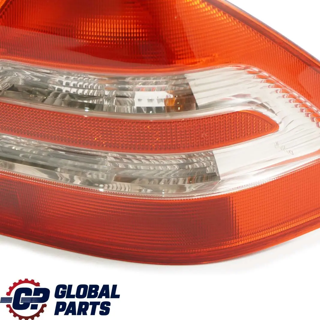 Mercedes W203 Lampa Tylna Prawy Tył - SKU A2038200264 - Numer Części A2038200264