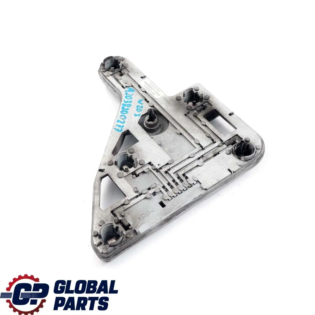 Mercedes-Benz C W203 Panel Lateral Luz Lampara Portalamparas Trasero Derecho para con número de pieza A2038200277 Mercedes-Benz C W203 Panel Lateral Luz Lampara Portalamparas Trasero Derecho - SKU A2038200277 - Número de pieza A2038200277