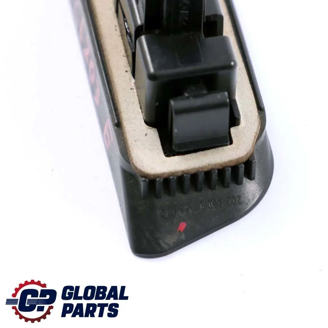 Mercedes-Benz CL203 Luz de Matricula Trasera para con número de pieza A2038200756 Mercedes-Benz CL203 Luz de Matricula Trasera - SKU A2038200756 - Número de pieza A2038200756