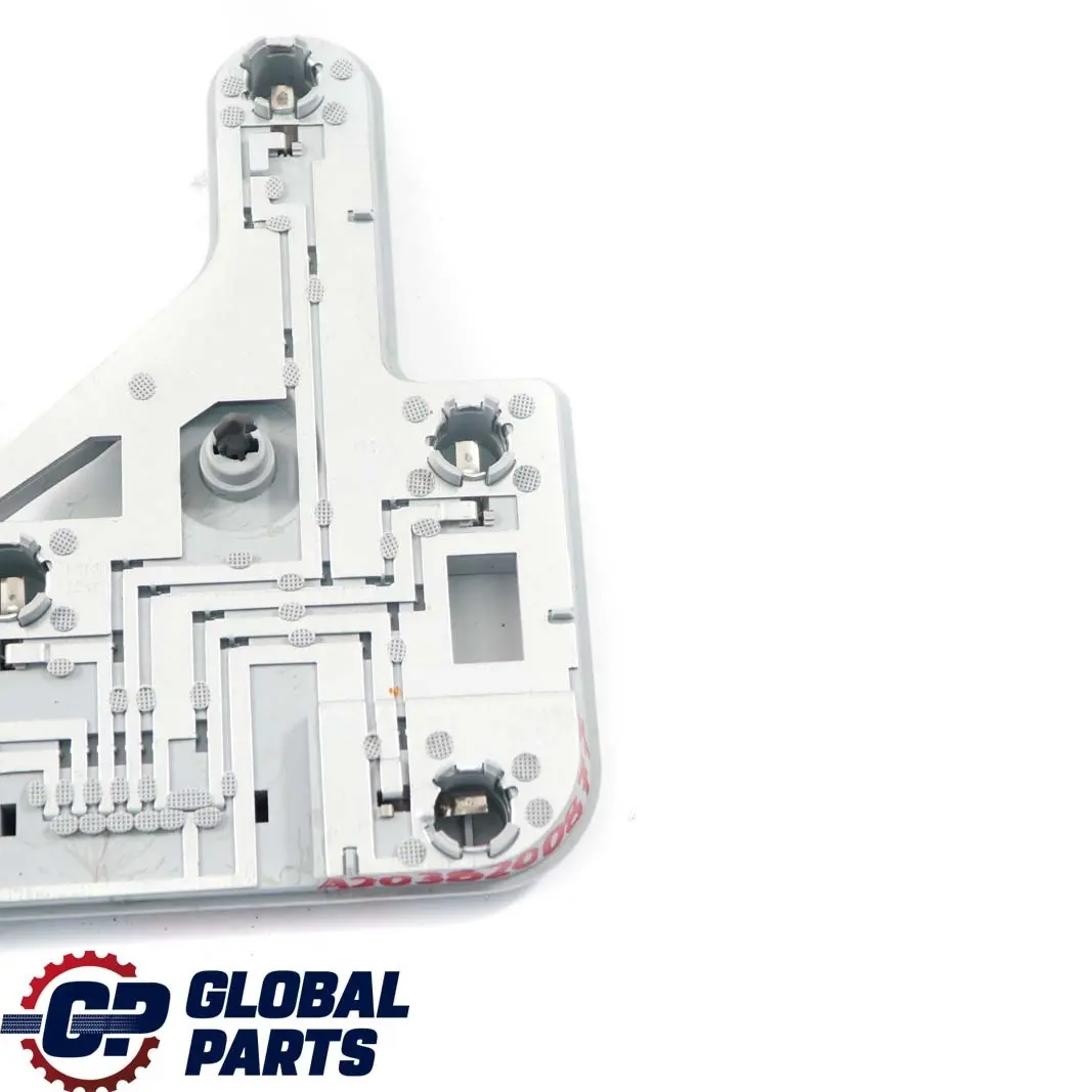 Mercedes W203 panneau latéral support d'ampoule prise arrière droite - SKU A2038200877 - Numéro de pièce A2038200877