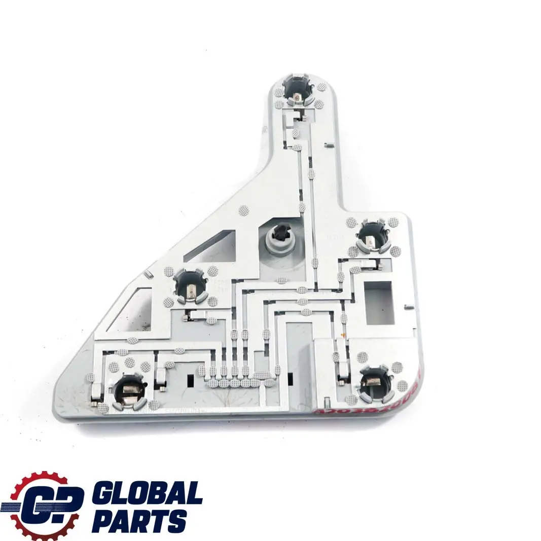 Mercedes W203 panneau latéral support d'ampoule prise arrière droite - SKU A2038200877 - Numéro de pièce A2038200877