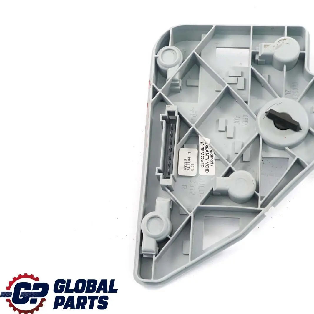 Mercedes W203 panneau latéral support d'ampoule prise arrière droite - SKU A2038200877 - Numéro de pièce A2038200877
