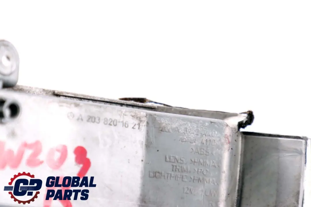 Specchietto retrovisore lampeggiante destro per Mercedes W203 con numero di parte A2038201621 Mercedes W203 Specchietto retrovisore lampeggiante destro - SKU A2038201621 - Numero di parte A2038201621