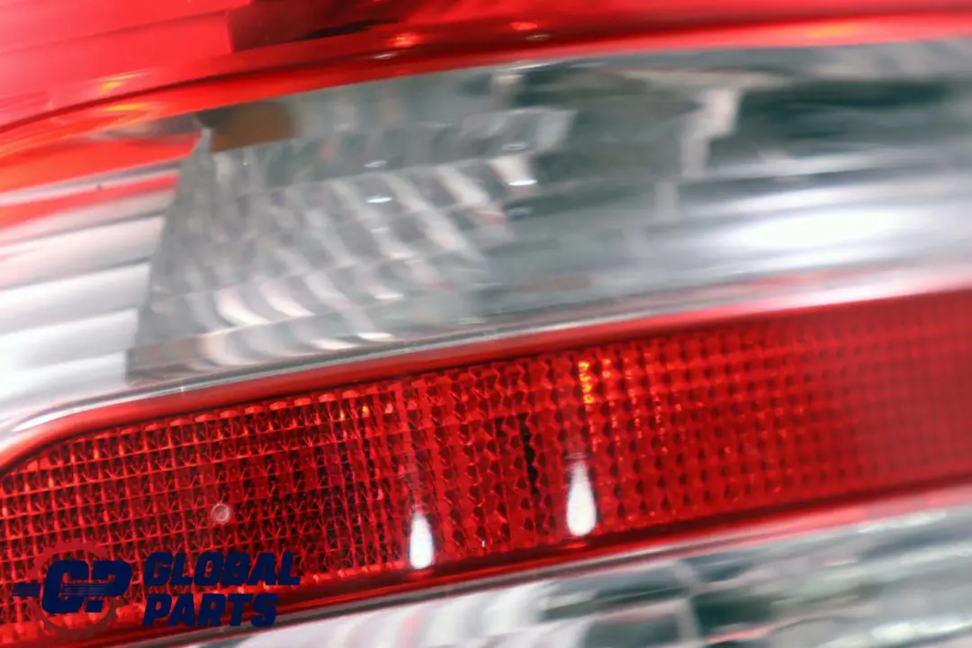 Classe C W203 Rear Left Tail Light Side Panel pour Mercedes à propos du numéro de pièce A2038201964 Mercedes Classe C W203 Rear Left Tail Light Side Panel - SKU A2038201964 - Numéro de pièce A2038201964