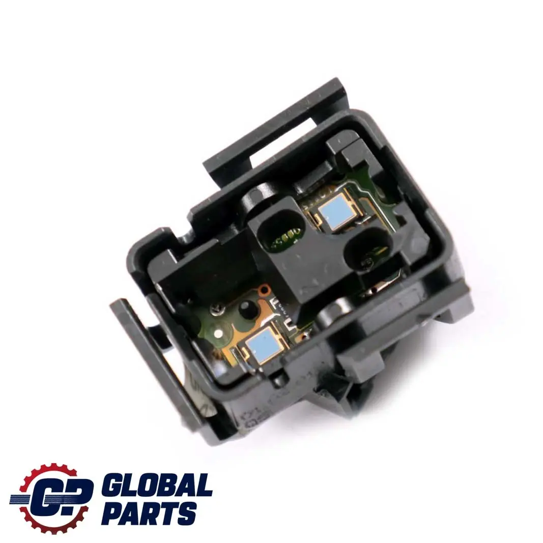 Sensore luce pioggia parabrezza per Mercedes C W203 con numero di parte A2038202426 Mercedes C W203 Sensore luce pioggia parabrezza - SKU A2038202426 - Numero di parte A2038202426