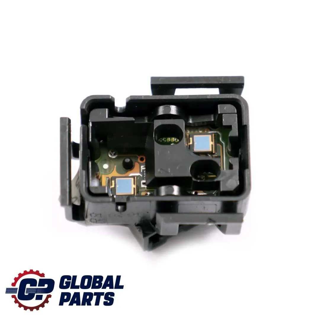 Capteur de lumière de pluie pour pare-brise pour Mercedes C W203 à propos du numéro de pièce A2038202426 Mercedes C W203 Capteur de lumière de pluie pour pare-brise - SKU A2038202426 - Numéro de pièce A2038202426