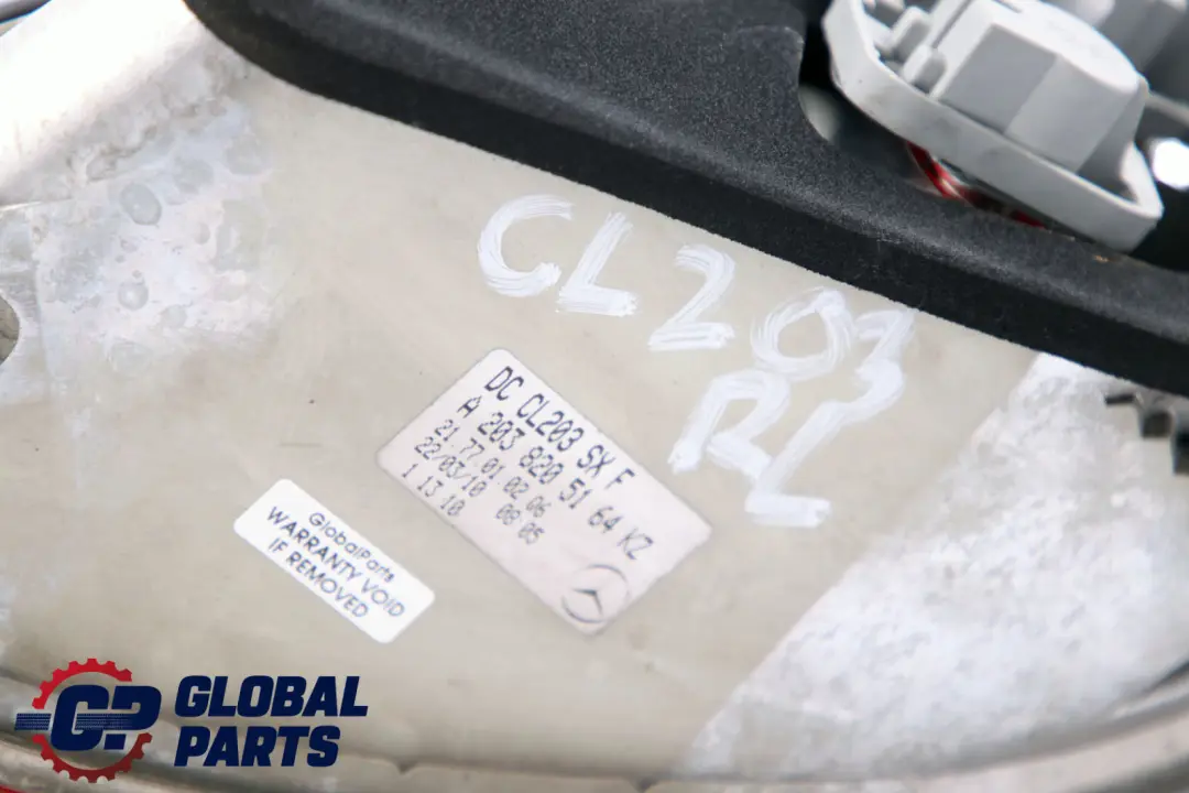 Panneau latéral du feu arrière gauche pour Mercedes CL203 à propos du numéro de pièce A2038205164 Mercedes CL203 Panneau latéral du feu arrière gauche - SKU A2038205164 - Numéro de pièce A2038205164