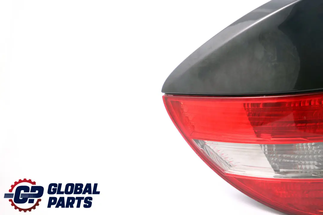 Fanale posteriore sinistro Pannello laterale fanale per Mercedes CL203 con numero di parte A2038205164 Mercedes CL203 Fanale posteriore sinistro Pannello laterale fanale - SKU A2038205164 - Numero di parte A2038205164