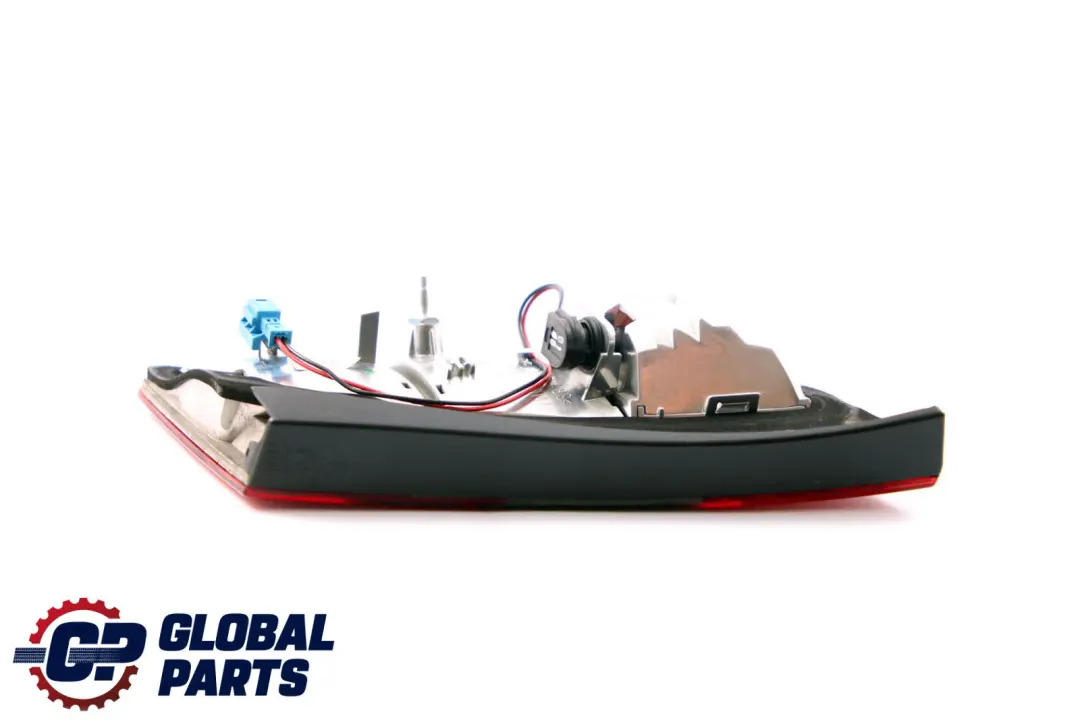 Lado Trasero Izquierdo Luz Trasera Interior para Mercedes CLC CL203 con número de pieza A2038205364 Mercedes CLC CL203 Lado Trasero Izquierdo Luz Trasera Interior - SKU A2038205364 - Número de pieza A2038205364