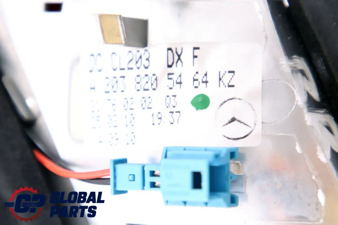 Lado Trasero Derecho Luz Trasera Interior para Mercedes CLC-Class CL203 con número de pieza A2038205464 Mercedes CLC-Class CL203 Lado Trasero Derecho Luz Trasera Interior - SKU A2038205464 - Número de pieza A2038205464