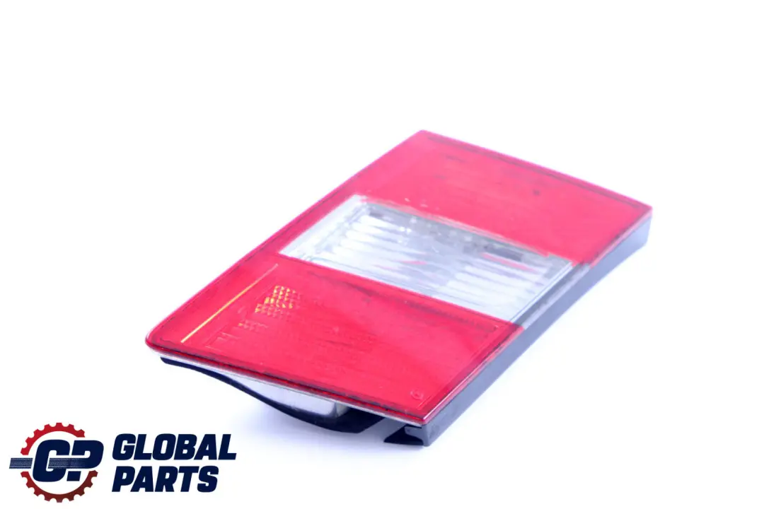 Lado Trasero Derecho Luz Trasera Interior para Mercedes CLC-Class CL203 con número de pieza A2038205464 Mercedes CLC-Class CL203 Lado Trasero Derecho Luz Trasera Interior - SKU A2038205464 - Número de pieza A2038205464