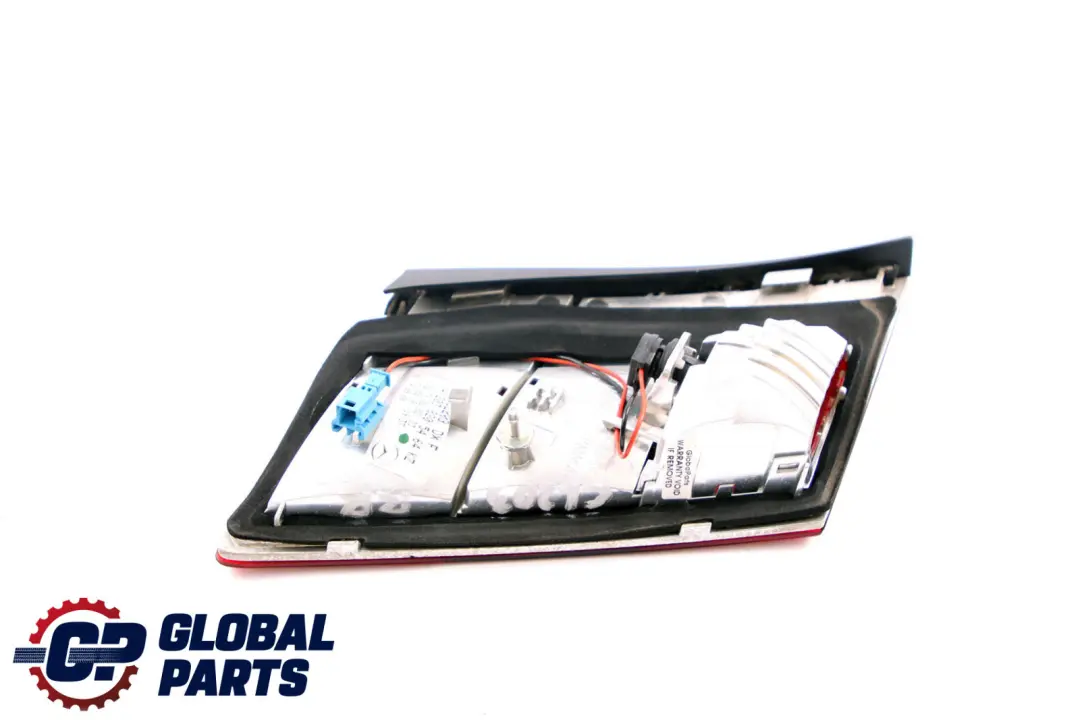 Right Side Inner Tail Light Lamp pour Mercedes CLC-Class CL203 Rear à propos du numéro de pièce A2038205464 Mercedes CLC-Class CL203 Rear Right Side Inner Tail Light Lamp - SKU A2038205464 - Numéro de pièce A2038205464