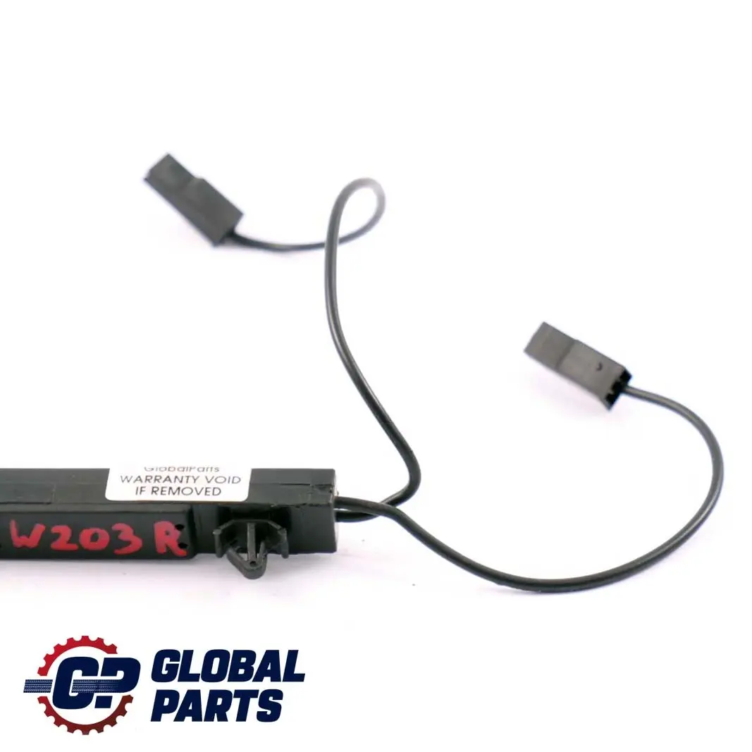 Amplificateur D'Antenne Droite pour Mercedes CLK W203 W209 à propos du numéro de pièce A2038209489 Mercedes CLK W203 W209 Amplificateur D'Antenne Droite - SKU A2038209489 - Numéro de pièce A2038209489