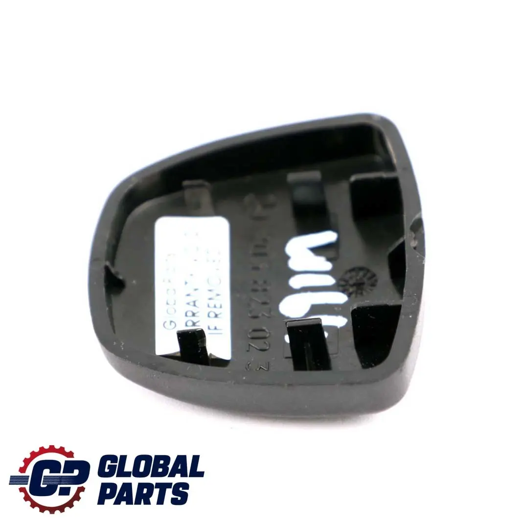 Steckerabdeckplatte Armlehne für Mercedes W164 mit Teilenummer A2038230230 Mercedes W164 Steckerabdeckplatte Armlehne - SKU A2038230230 - Teilenummer A2038230230