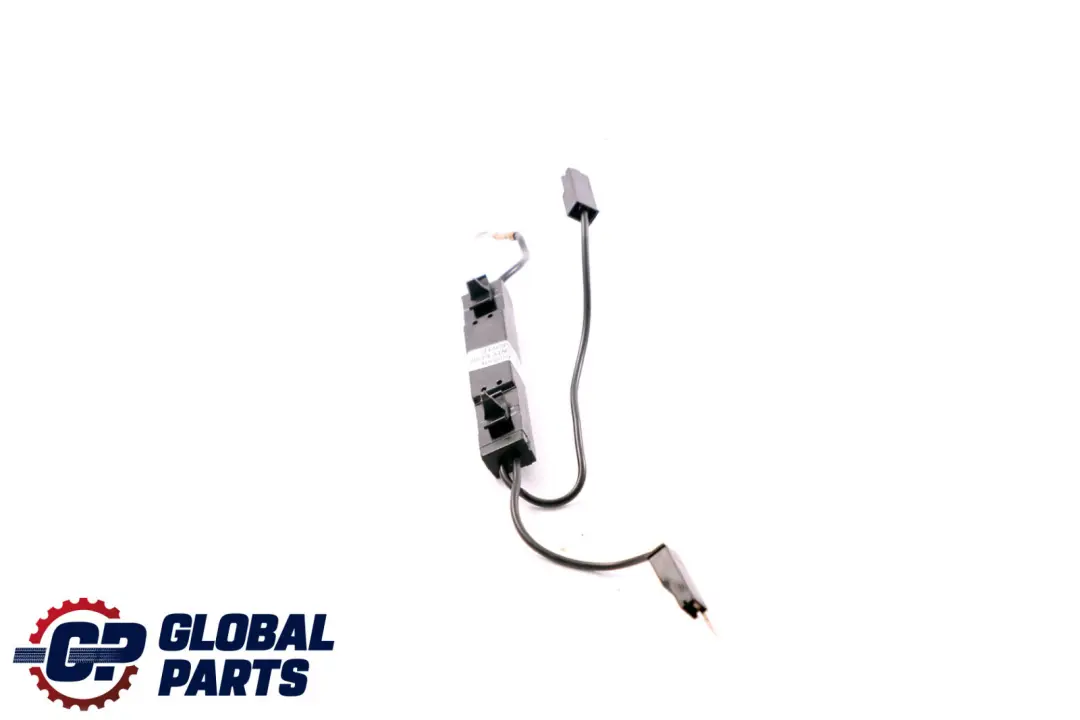 Mercedes-Benz Clase CLC CL203 Amplificador De antena trasera derecha para con número de pieza A2038270642 Mercedes-Benz Clase CLC CL203 Amplificador De antena trasera derecha - SKU A2038270642 - Número de pieza A2038270642