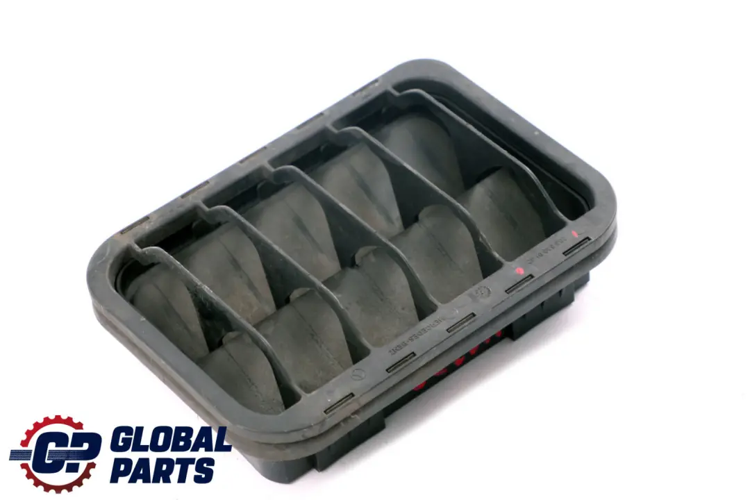 Klasse W203 C209 Heckstoßstange Klappe Entlüftung für Mercedes C CLK mit Teilenummer A2038300142 Mercedes C CLK Klasse W203 C209 Heckstoßstange Klappe Entlüftung - SKU A2038300142 - Teilenummer A2038300142