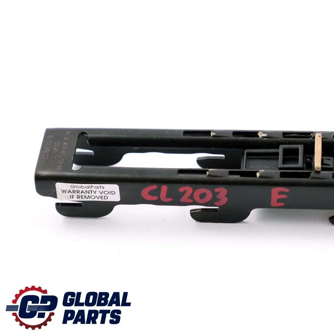 Ajustador altura cinturón asiento delantero izquierdo derecho para Mercedes CLC CL203 con número de pieza A2038600388 Mercedes CLC CL203 Ajustador altura cinturón asiento delantero izquierdo derecho - SKU A2038600388 - Número de pieza A2038600388