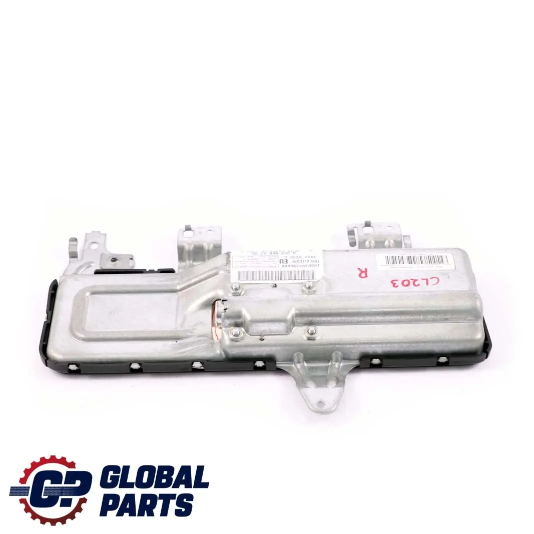 Carte De Porte Avant Droite O/S Airbag pour Mercedes CL203 à propos du numéro de pièce A2038602205 Mercedes CL203 Carte De Porte Avant Droite O/S Airbag - SKU A2038602205 - Numéro de pièce A2038602205