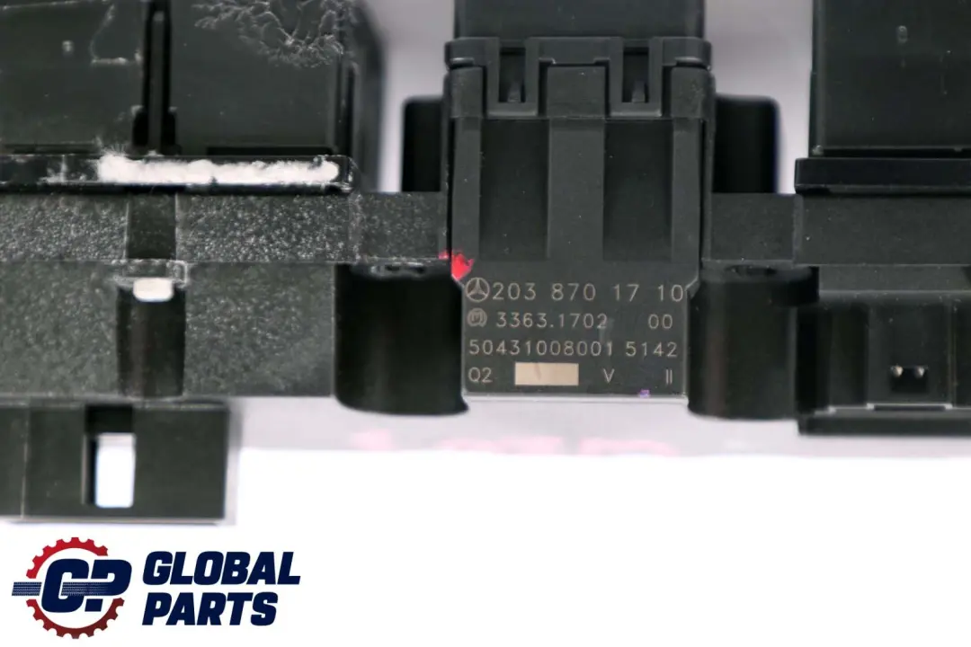 Sedili riscaldati Pannello di controllo interruttore per Mercedes C CLK W203 C209 con numero di parte A2038701710 Mercedes C CLK W203 C209 Sedili riscaldati Pannello di controllo interruttore - SKU A2038701710 - Numero di parte A2038701710