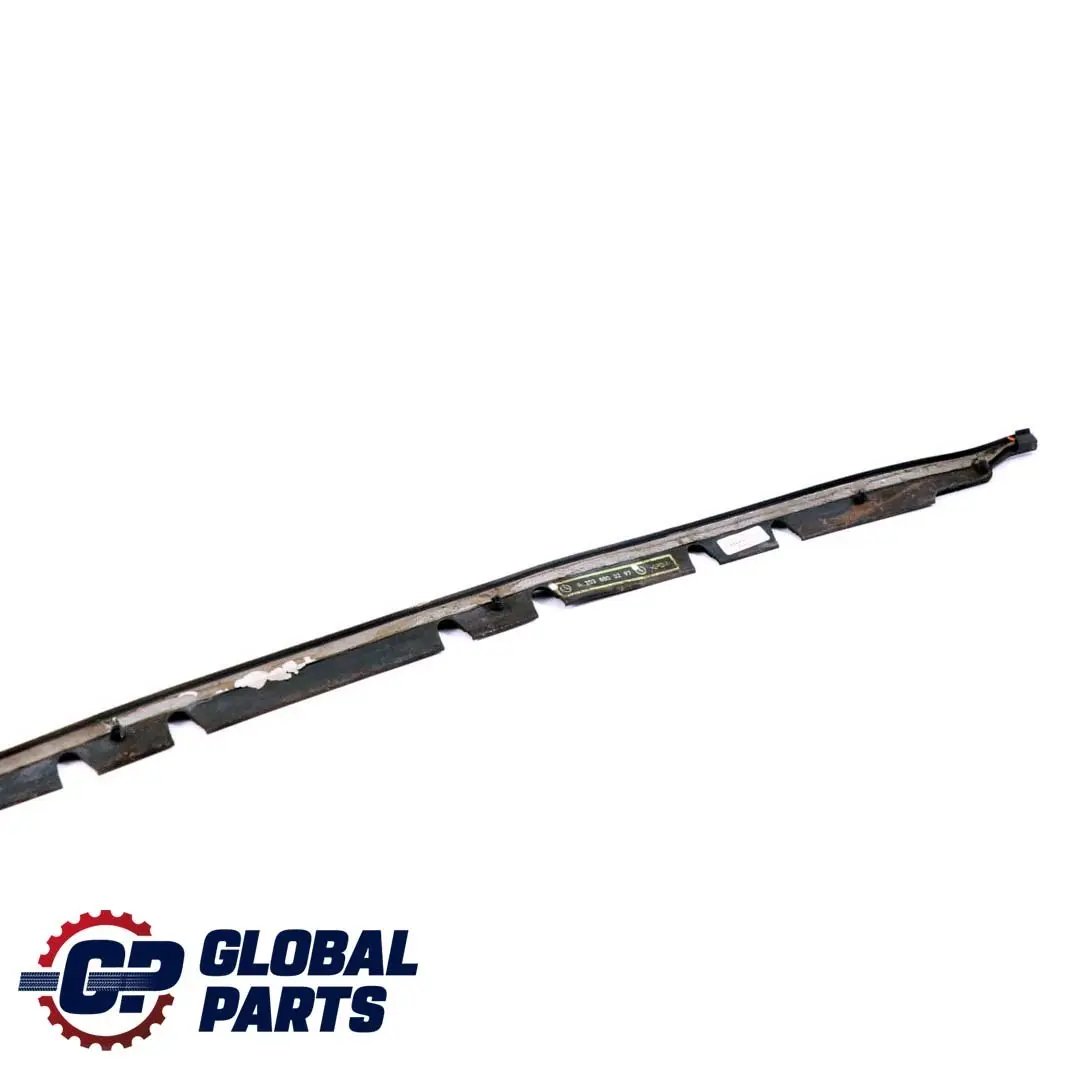  Mercedes-Benz C-Klasse W203 Seitenwand Kotflügel Gummi Dichtung Vorne Rechts - SKU A2038800097 - Teilenummer A2038800097