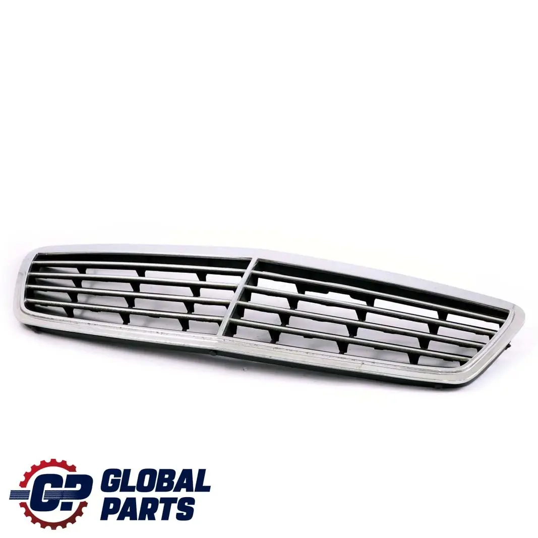 Tapa Delantera Capó Parrilla Rejilla Cromo para Mercedes W203 con número de pieza A2038800223 Mercedes W203 Tapa Delantera Capó Parrilla Rejilla Cromo - SKU A2038800223 - Número de pieza A2038800223