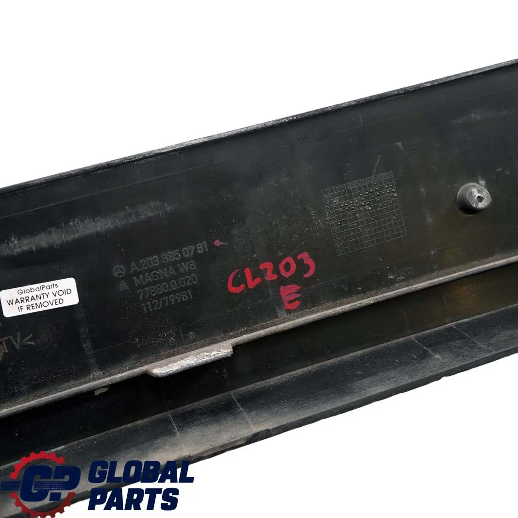 Uchwyt Tablicy Rejestracyjnej do Mercedes CL203 W203 o numerze A2038850781 Mercedes CL203 W203 Uchwyt Tablicy Rejestracyjnej - SKU A2038850781 - Numer Części A2038850781